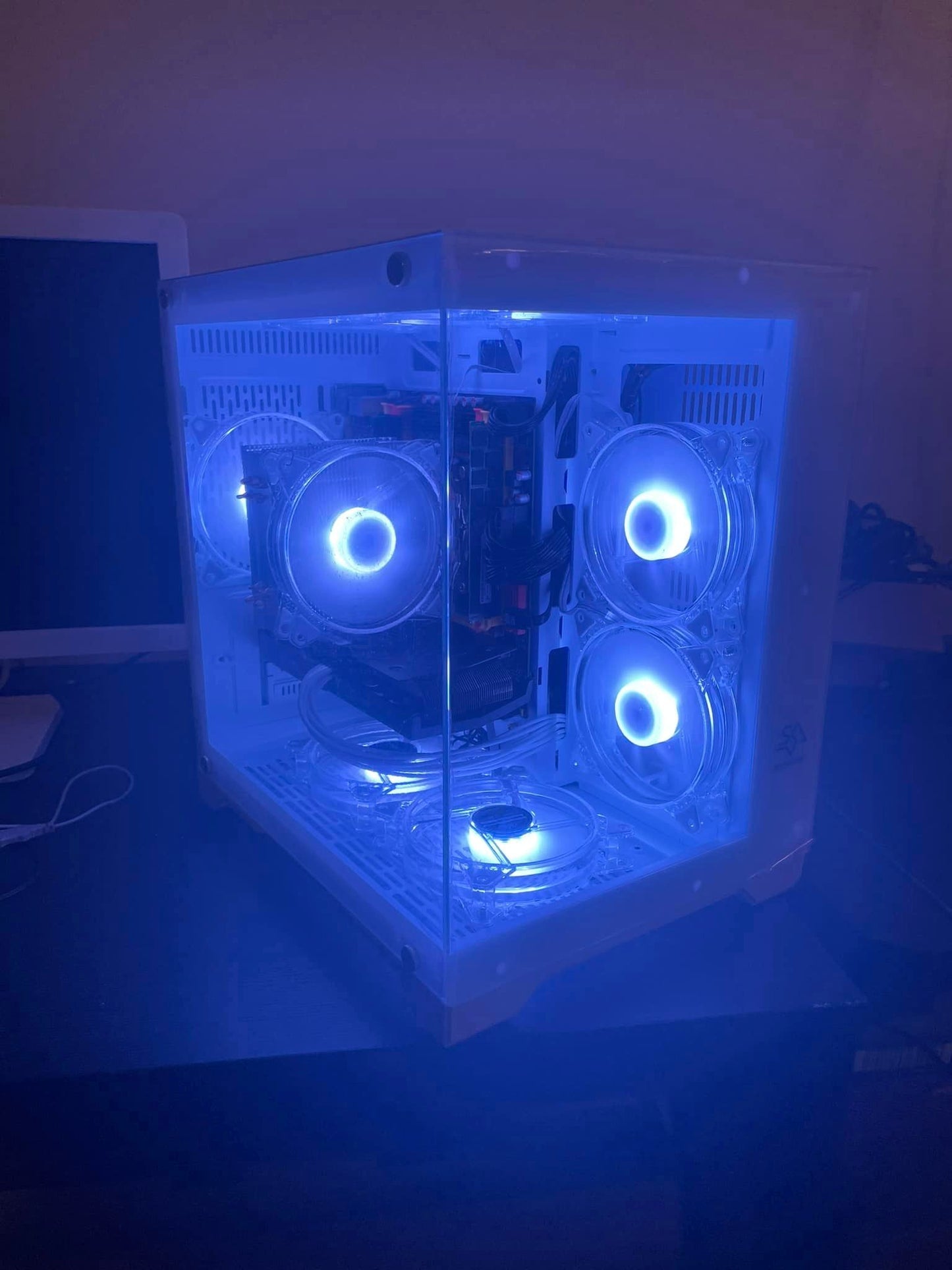 Ex-Build PC New White PC | RTX 3060 12 GB | Intel 10 Cores/20 Threads | 32 GB RAM | 512 GB SSD | Wifi