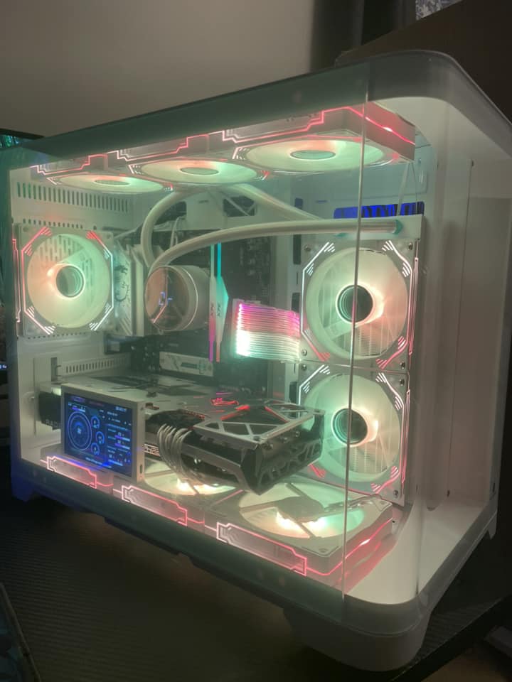 Ryzen 7 7800x3D- RX 6700xt- 32 GB RAM