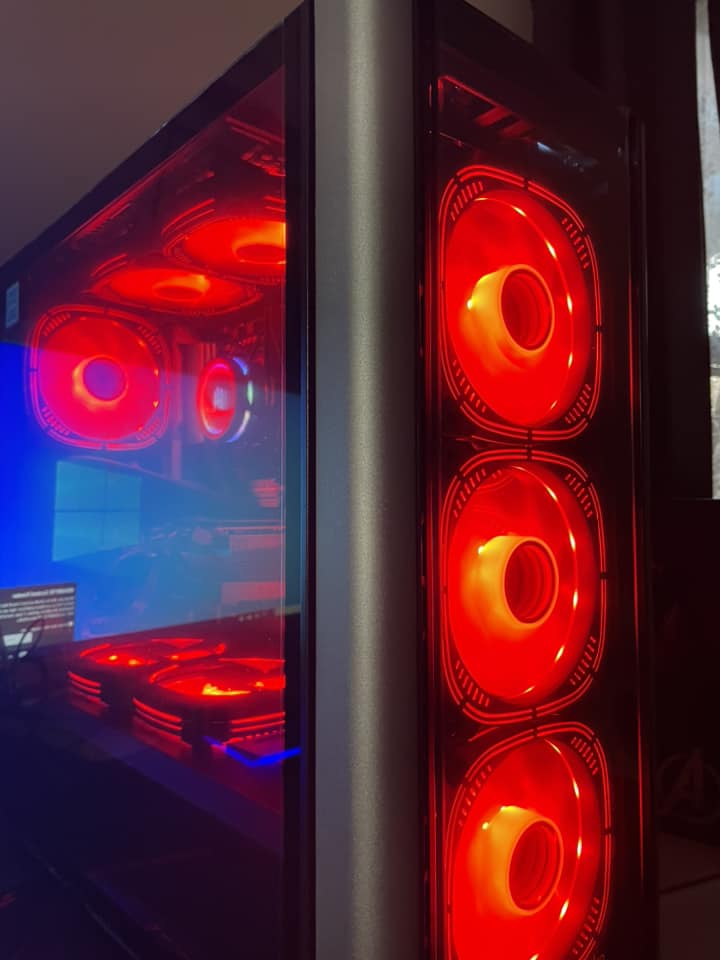 Ex-Build PC Ryzen 9 7900x3D- 32 GB DRR5- 3 TB Storage- Wifi 6+ Bluetooth