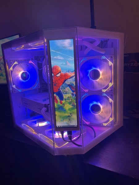 [Full white] Ryzen 7 5700x, RX 6600m, 32 GB RAM
