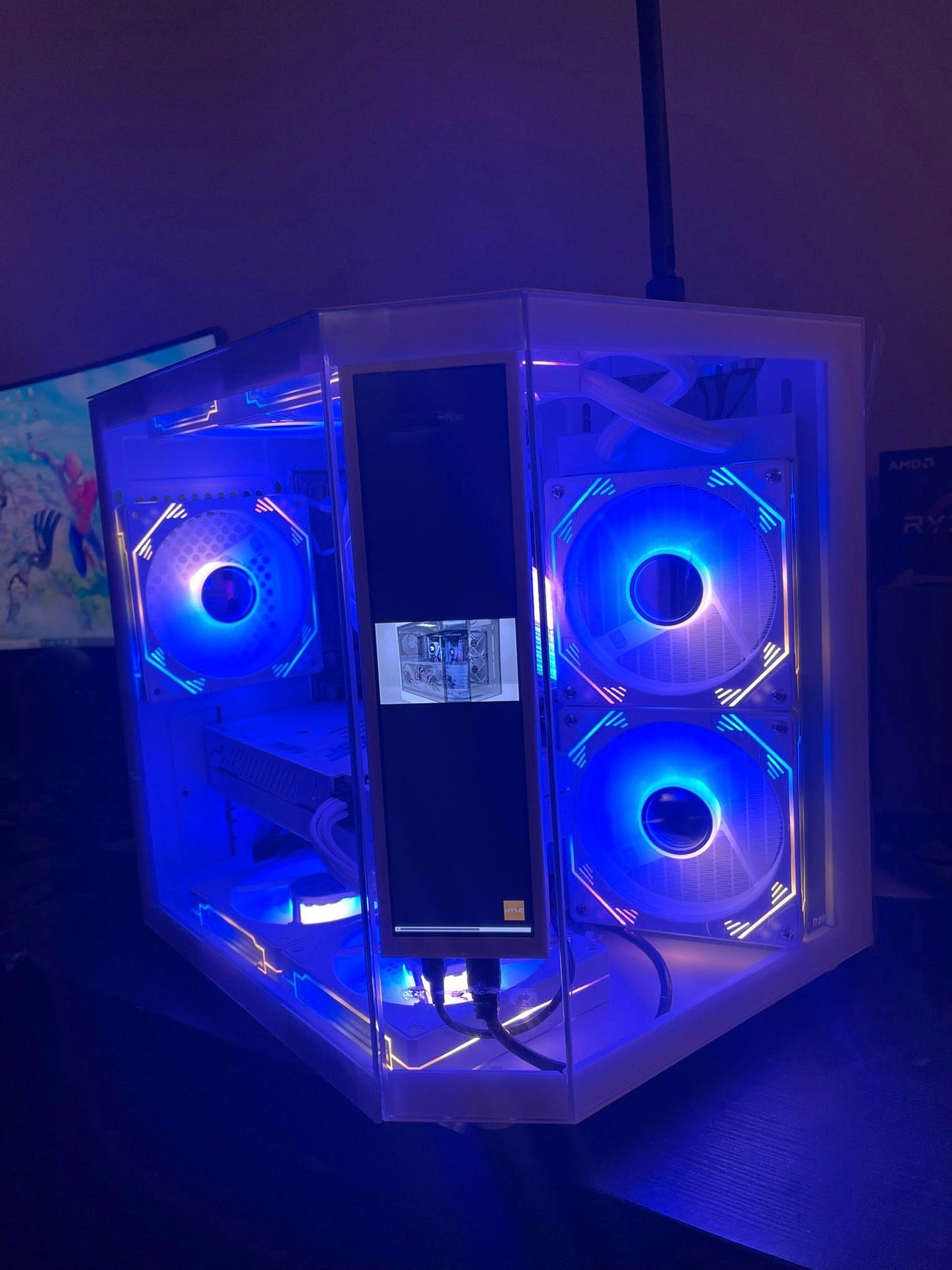 [Full white] Ryzen 7 5700x, RX 6600m, 32 GB RAM