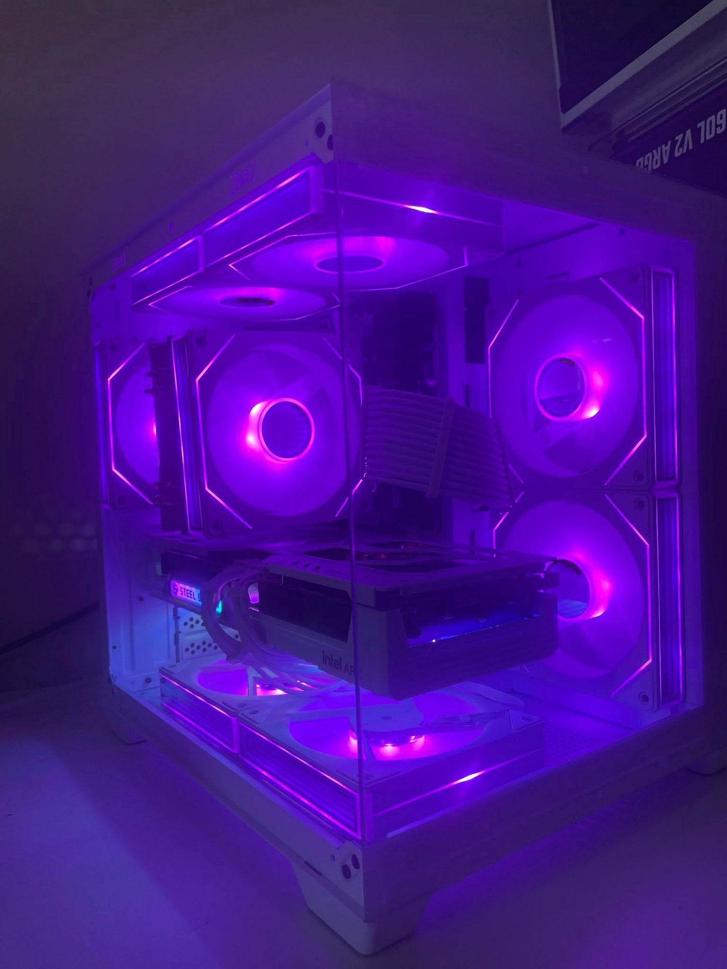 Intel Xeon 16 cores/ 32 threads | Intel B580 | 32 GB RAM