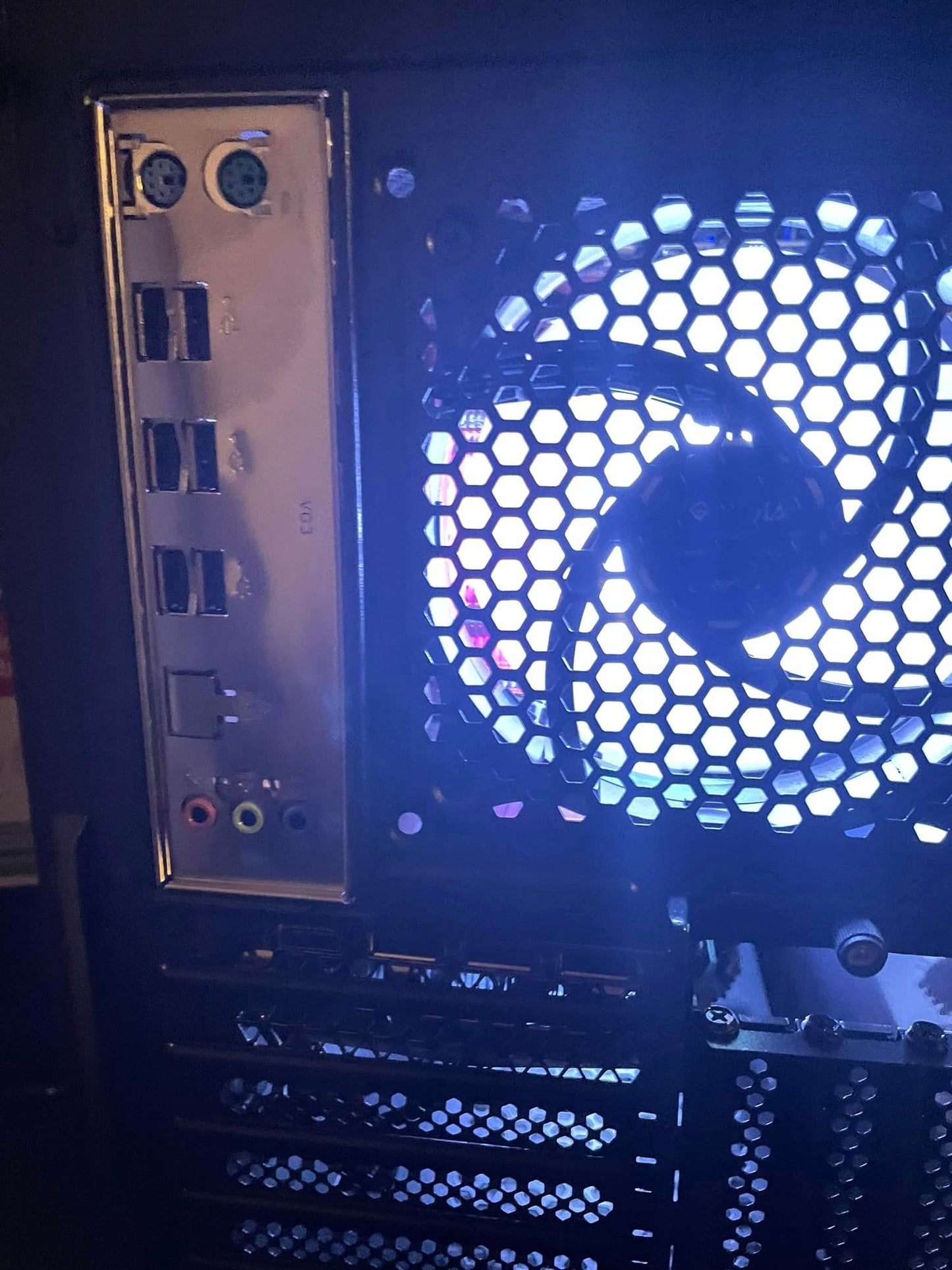 Workstation/ Gaming PC- Intel 10 Cores/ 20 Threads- RX 5700xt- 32 GB RAM