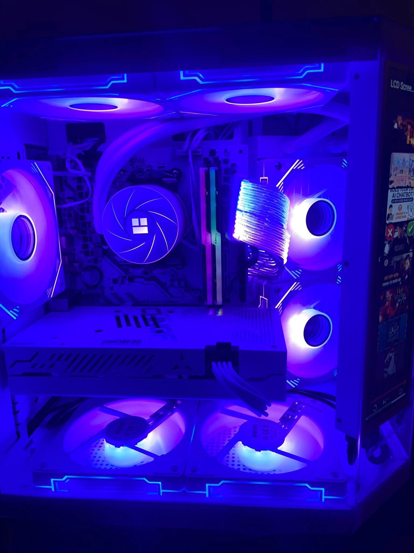 [Full white] Ryzen 7 5700x, RX 6600m, 32 GB RAM