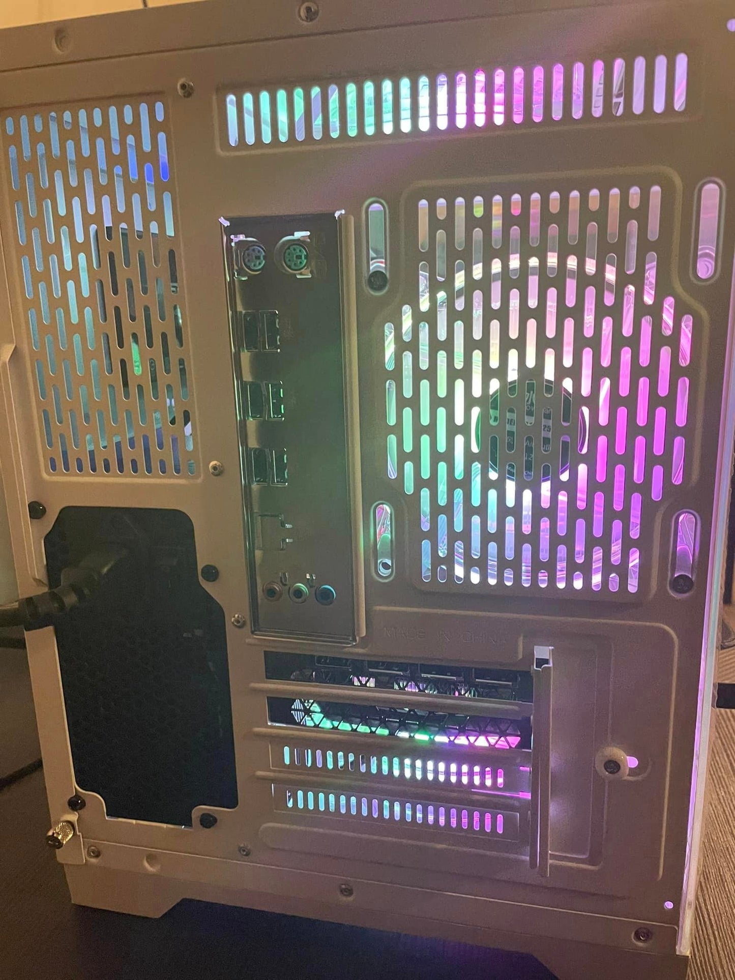Ex-Build PC New White PC | RTX 3060 12 GB | Intel 10 Cores/20 Threads | 32 GB RAM | 512 GB SSD | Wifi
