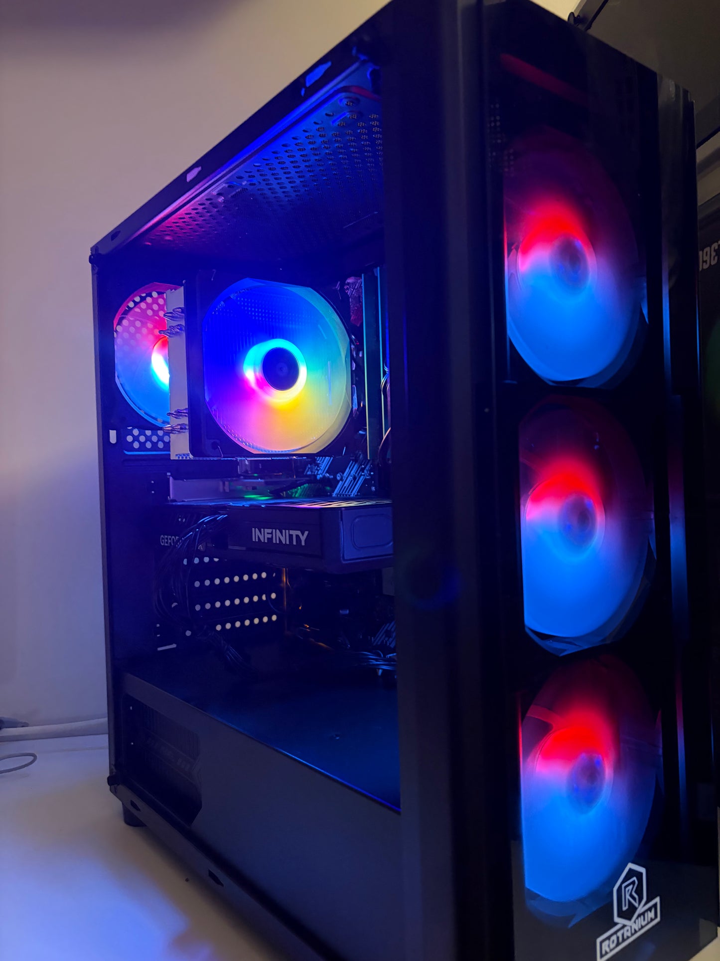 Intel Core I7 10700, RTX 5060, 32 GB RAM
