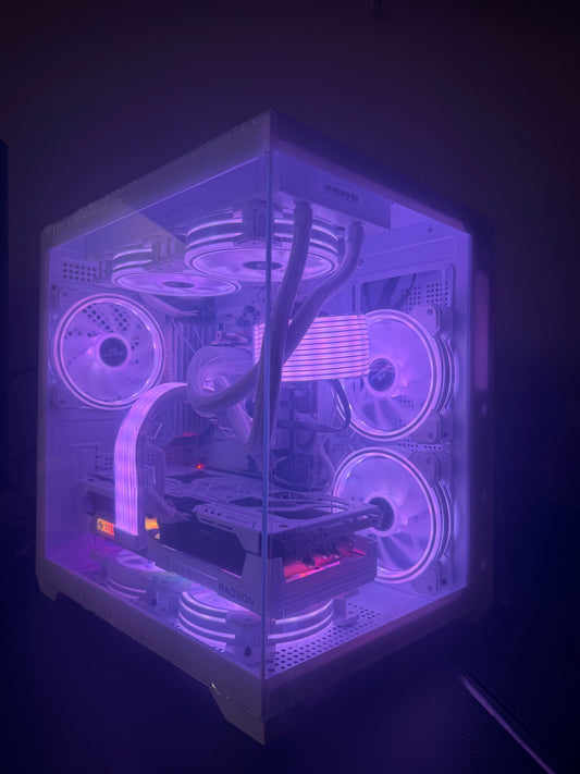 Fullwhite Gaming PC, Ryzen 7 7800x3D, RX 9070xt