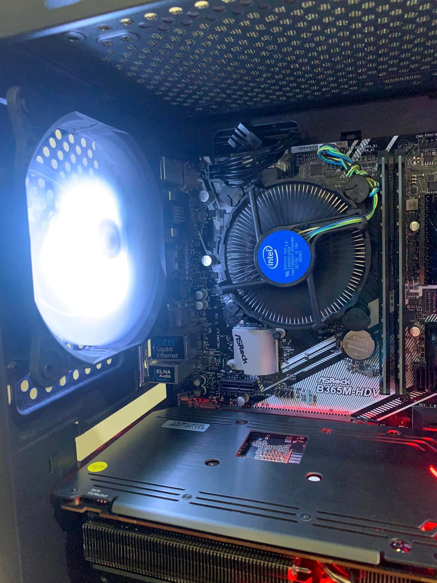 Ex-Build PC Mid-Range Gaming PC- Intel Core I5 8400- RX 6600xt- 16 GB RAM