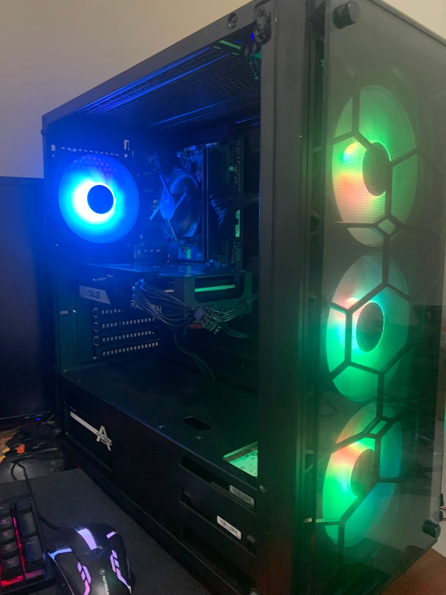 Good Mid-range Gaming PC- Intel I5 9400f- RX 6600xt- 16 GB RAM