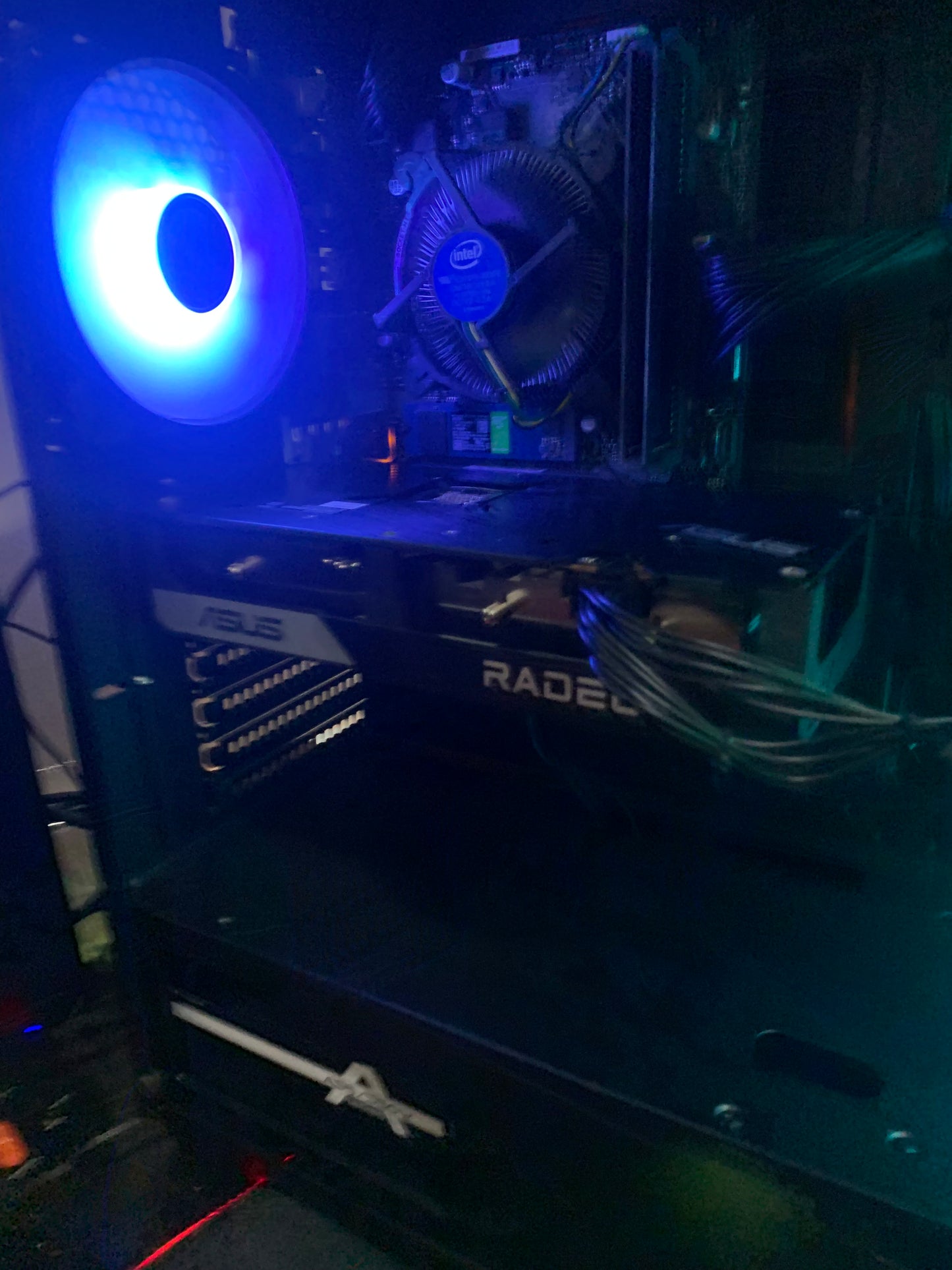 Good Mid-range Gaming PC- Intel I5 9400f- RX 6600xt- 16 GB RAM