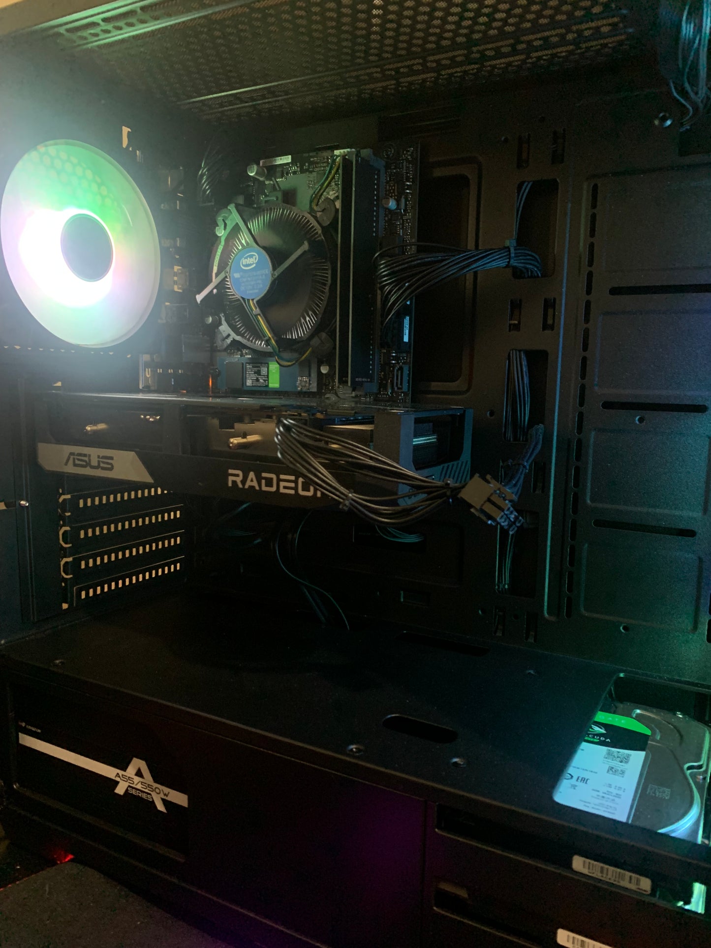 Good Mid-range Gaming PC- Intel I5 9400f- RX 6600xt- 16 GB RAM